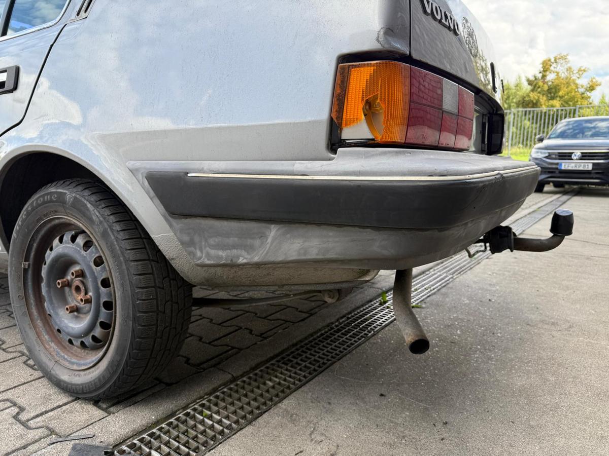 Volvo 340 original Stoßstange Stoßfänger hinten unlackiert BJ86